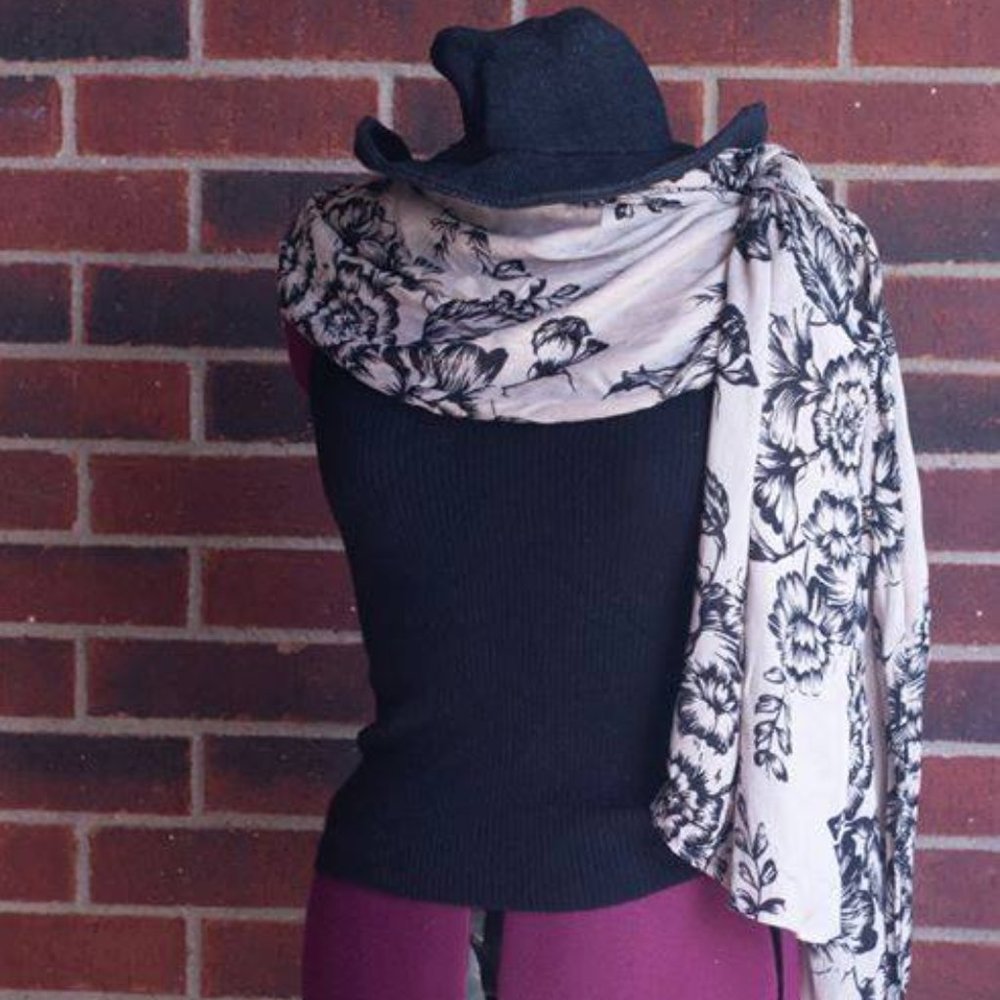 100% Bamboo Black and Cream Scarf